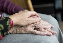 hands-2906458_1920-1 - Symbolfoto: Pixabay