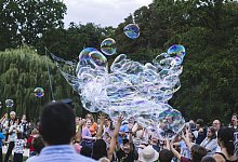 riesenseifenblasen-stadt-bad-salzuflen - Nadja Jacke