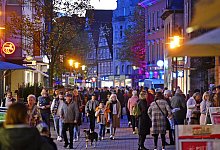 Late-Night-Shopping - 1 - Nicole Ellerbrake