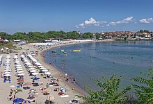 Badestrand mit Strandh&uuml;tchen, Restaurants und Caf&eacute;s an der Bucht von Burgas am Schwarzen Meer. Sozopol, Burgas, Bulgarien, S&uuml;dosteuropa, Europa - picture alliance / imageBROKER