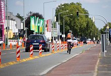 Paderborn, 8. August 2022: Erprobungsradweg Radweg Testradweg Detmolder Stra&szlig;e // Fahrrad Rad Radverkehr - 1 - Niklas T&uuml;ns