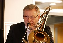 b1 - Thomas Kr&uuml;gler