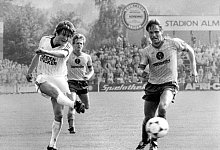 Arminia Bielefeld Eintracht Braunschweig Pasi Rautiainen li Bielefeld schie&szlig;t das 3 2 re L - imago/Horstm&uuml;ller