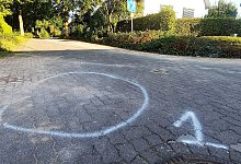 Vor Ort erinnern nur noch ein paar Markierungen der Polizei an den tragischen Unfall. - David Schellenberg