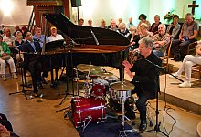 nic_1047b - Nicole Ellerbrake