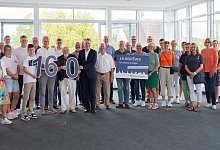 pressefoto_spendenubergabe-160-jahre-volksbank-detmold - ALEX WALTKE FOTOGRAFIE