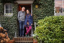 Christine und Ulrich Reisberg werden von neuer Corona-Einreiseverordnung unangenehm &uuml;berrascht. Sie m&uuml;ssen 14 Tage in Quarant&auml;ne, obwohl sie geboostert sind. Ihnen fehlt eine nachvollziehbare Begr&uuml;ndung daf&uuml;r. - Oliver Krato