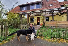 Ilona Kleinjohann, Inhaberin der Hundeschule Hundelogik in H&ouml;rste, startete am Montagmorgen etwas unsanft in die Woche. - Uwe Pollmeier