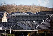 Wohnsiedlung mit Doppelhäusern - dpa