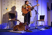 nic_3795b - Nicole Ellerbrake