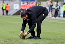 25.02.2024, xmohx, Fussball 3.Liga, 1.FC Saarbruecken - Arminia Bielefeld emspor, v.l. Trainer Michel Kniat (Arminia Bie - IMAGO/Jan Huebner