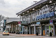 Der Flugbetrieb am Airport Paderborn/Lippstadt ist von dem Gro&szlig;einsatz nicht betroffen. - Jens Reddeker