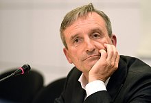 Düsseldorfs Oberbürgermeister Thomas Geisel gibt Pk - ROBERTO PFEIL