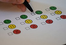 survey-7046888_1280_ikruemel - Nasim Nadjafi/Pixabay