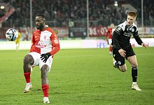 Halle, Deutschland 08. Dezember 2023: 3.Liga - 2023/2024 - Hallescher FC vs. DSC Arminia Bielefeld v.li. Erich Berko (Ha - Imago Images