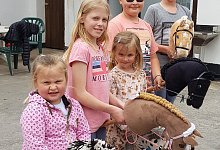 hobby-horse-ida-anne-sophie-josephine-paul-melissa - Gemeinde Schlangen