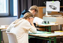 Start der Abiturpr&uuml;fungen 2023 an den allgemeinbildenden Schulen - Silas Stein