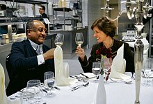 Probeessen unter Adeligen - FOTO: UWE POLLMEIER