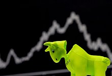 Alles grün? Nachhaltige Geldanlagen - Boris Roessler/dpa/dpa-tmn