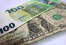 Dollar und Euro - Karl-Josef Hildenbrand/dpa