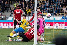 Eintracht Braunschweig - Hannover 96 - Swen Pf&ouml;rtner/dpa