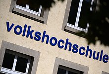 Volkshochschule - Sebastian Gollnow/dpa/Archivbild