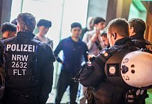 Halloween - Polizei in Duisburg - Christoph Reichwein/dpa