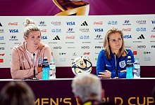 Millie Bright und Sarina Wiegman - Zac Goodwin/PA Wire/dpa