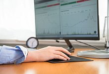 Warum ETF Klumpenrisiken bergen - Christin Klose/dpa-tmn