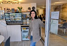 Sahar Henke im Caf&eacute; Mia - Annika Langhagel