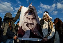 PKK-Chef Öcalan ruft Kämpfer zur Niederlegung von Waffen auf - Metin Yoksu/AP/dpa