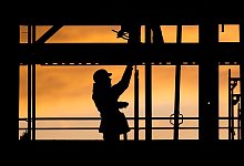 Bauarbeiter - Foto: Julian Stratenschulte/dpa