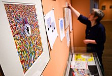 10 Jahre Anschlag &bdquo;Charlie Hebdo&ldquo; - Ausstellungen - Julian Stratenschulte/dpa