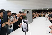 Apple stellt neues iPhone 15 vor - Christoph Dernbach/dpa