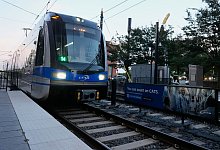 Tödlicher Angriff in US-Stadtbahn - Anklage gegen Mann - Erik Verduzco/AP/dpa