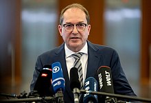 Pressestatement Bundesinnenminister Dobrindt - Fabian Sommer/dpa