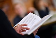 W&uuml;st liest beim Vorlesetag - Felix K&auml;stle/dpa