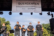 Verfassungsschutz beobachtet &laquo;Querdenken&raquo;-Bewegung - Foto: Christoph Soeder/dpa