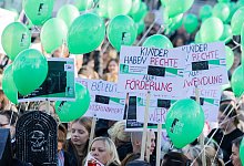 Kundgebung der Freien Wohlfahrtspflege vor dem Landtag - Rolf Vennenbernd/dpa