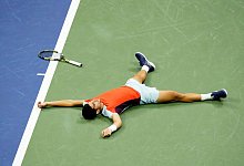 Carlos Alcaraz konnte seinen Sieg gegen Frances Tiafoe kaum fassen. - Mary Altaffer/AP/dpa