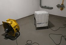 Kondensationstrockner in einem Raum - Andrea Warnecke/dpa-tmn