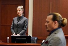 Amber Heard (l.) muss Johnny Depp wegen Verleumdung &uuml;ber zehn Millionen Dollar Schadenersatz zahlen. - Steve Helber/AP/dpa