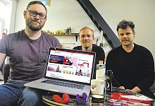 Gesch&auml;ft mit der Liebe: Wellington Estevo (v. l.), Gerhard Peters und Timon Rahn haben den ersten Sexshop nach christlichen Werten gegr&uuml;ndet. - Alexander Lange