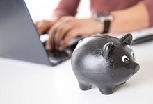 Depots kosten oft Geld - Foto: Christin Klose/dpa-tmn