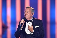 Sänger Roland Kaiser will durch den Austausch mit seinen Kindern «neugierig und jung» bleiben. - Marius Becker/dpa