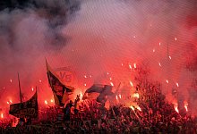 Pyrotechnik im BVB-Block - Bernd Thissen/dpa