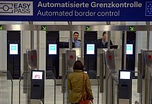 Automatisierte Passkontrolle am Düsseldorfer Airport - picture alliance / dpa