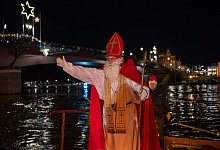 Fackelschwimmen in der Mosel - Harald Tittel/dpa
