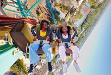 Achterbahn &laquo;Wingcoaster Rapterra&raquo; im Kings Dominion - Alpha & Omega/Kings Dominion/dpa-tmn