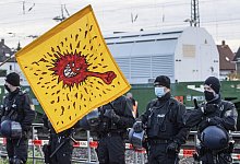 Castor-Ankunft in Biblis - Foto: Boris Roessler/dpa